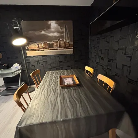 4 Personnes, 10min Du Centre Apartmán *