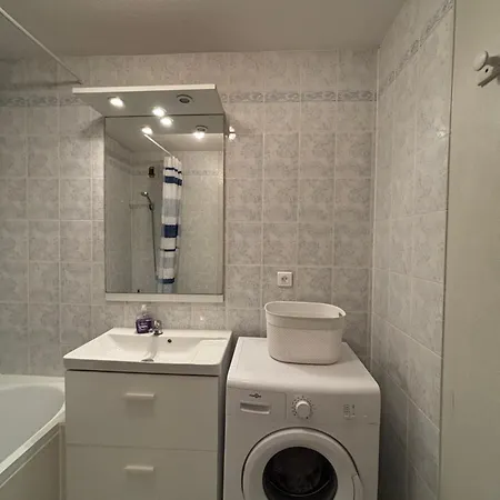 4 Personnes, 10min Du Centre Apartmán *